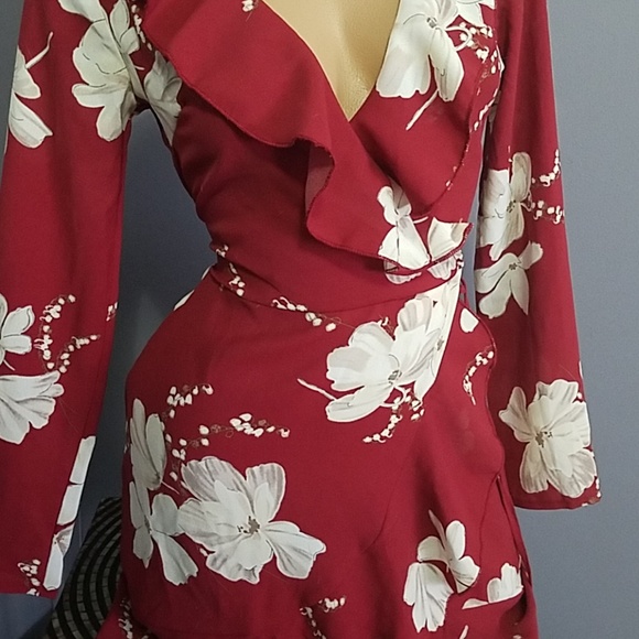 IMPORTED Figure Hugging V Neck Dress FINAL PRICE - Picture 3 of 8